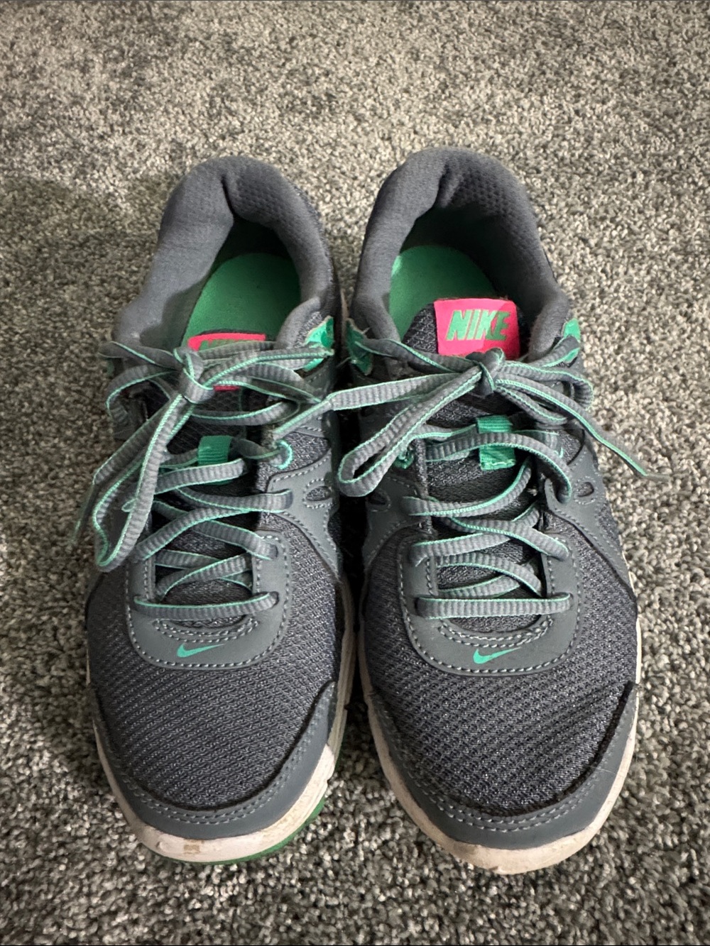 Nike Women's Athletic Shoes Size 6 Like New